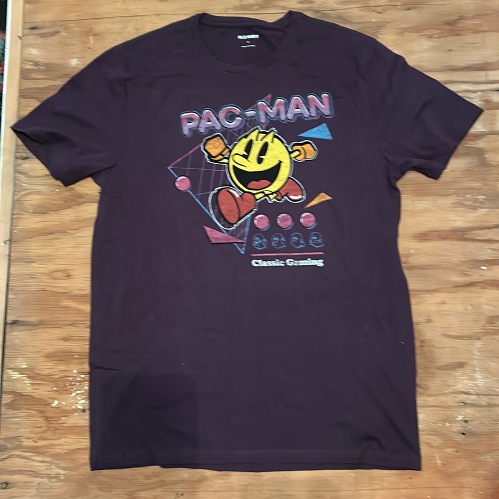 Pac-Man classic gaming t-shirt - Medium - Purple - NWOT
